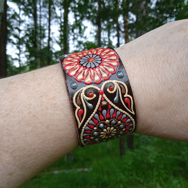 painted-leather-cuff-bracelet-on-the-hand.jpg