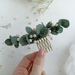 Bridal pearl green eucalyptus hair comb Wedding greenery hair piece Hair accessories for bride Rustic headpiece