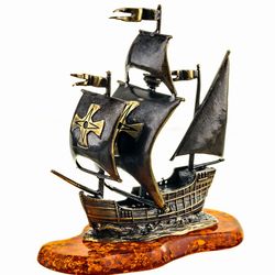 Statuette Figurine Ship Caravel