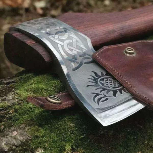 hand-forged-Tomahawk-Axe-Integral Hatchet-Hunting-axe.jpeg