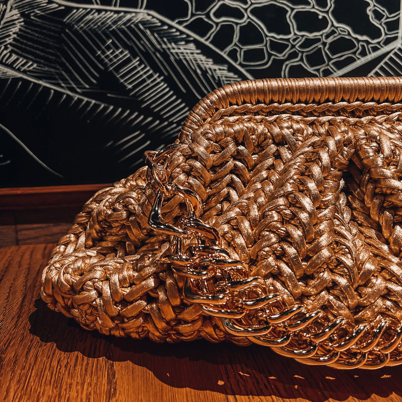 Dumpling-vintage-bag-gold-claps-2