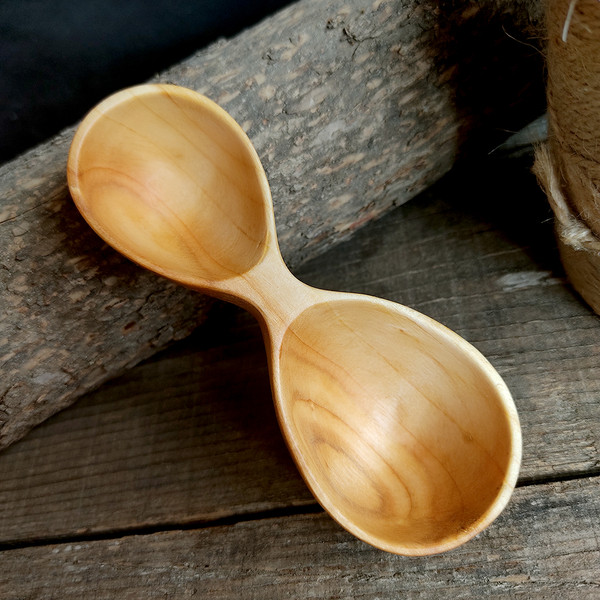 Handmade wooden measuring scoop from natural willow wood - 02