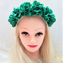 Emerald green floral headpiece,  Green flower headband, Emerald green crown, Roses halo crown, St Patrick's day headband