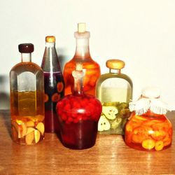 Dollhouse miniature 1:12 Bottles with juice