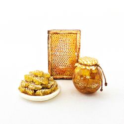 Dollhouse miniature 1:12 Honeycomb! House bees