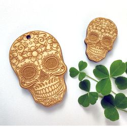 Set of 10 witchy wood decor, Engraved sugar skull, Wood jewelry accessories, Halloween decoration