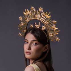 Star moon halo crown Gold halo headpiece Sun goddess headdress Celestial wedding Crystal tiara Halloween photoshoot