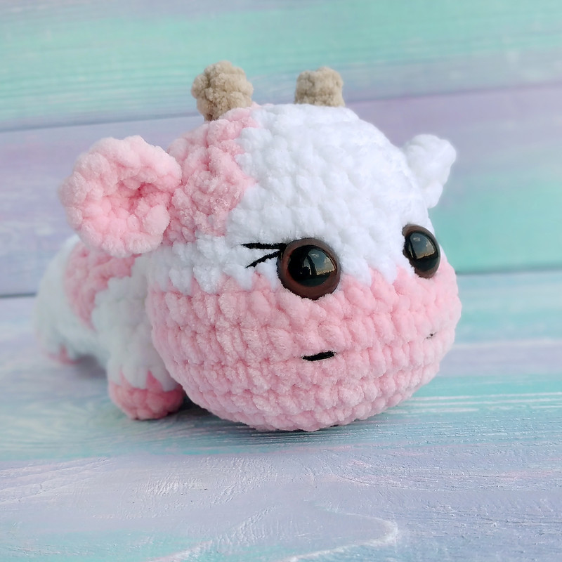 strawberry-cow-crochet-amigurumi-pattern (4).jpg