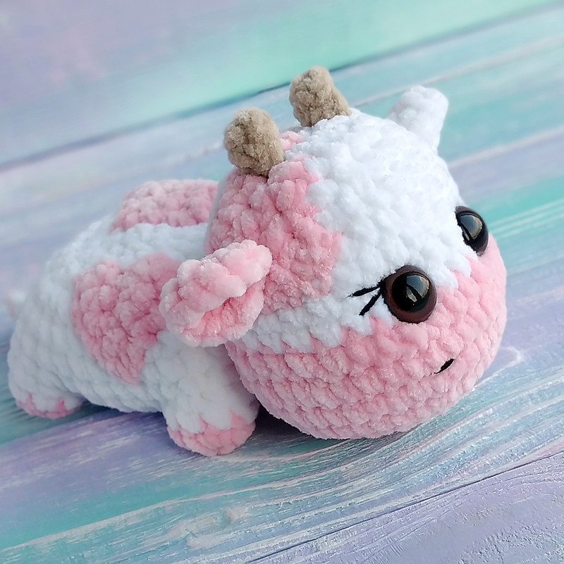 strawberry-cow-crochet-amigurumi-pattern (11).jpg