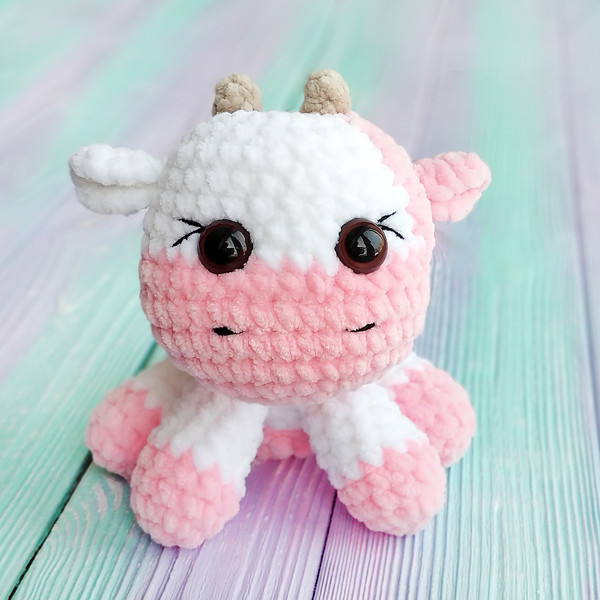 strawberry-cow-crochet-amigurumi-pattern (2).jpg