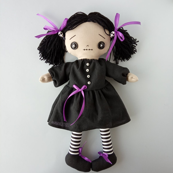 handmade-goth-doll-with-purple-ribbons-7