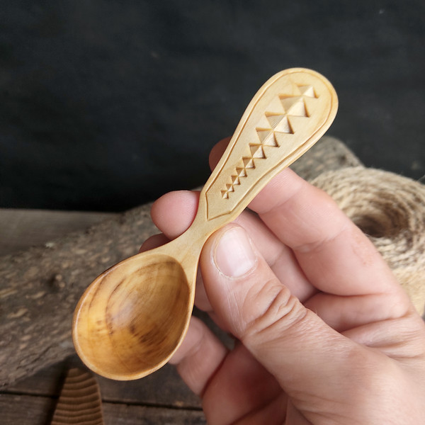 Handmade wooden coffee scoop from natural willow wood - 01