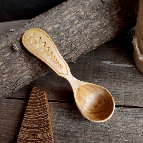 Handmade wooden coffee scoop from natural willow wood - 02
