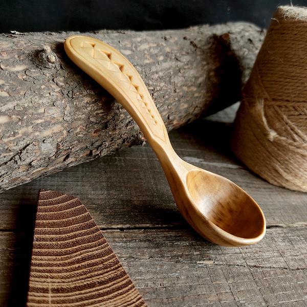 Handmade wooden coffee scoop from natural willow wood - 03