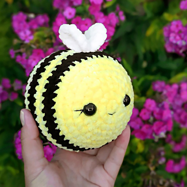 bee-crochet-amigurumi-pattern (4).jpg