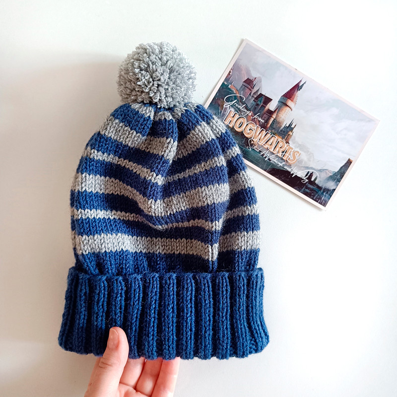Hogwarts Gryffindor pompom hat handknit women hat Slytherin hats Warm hats Winter hat Gryffindor hat Women hats