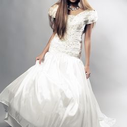 Beautiful 90s stile wedding dress. Ivory synthetic fabric with cristal, sequins and beads. fairytale dress