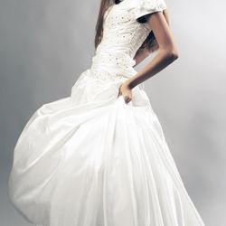 Beautiful 90s stile wedding dress. Ivory synthetic fabric with cristal, sequins and beads. fairytale dress bridal dress