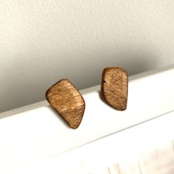 handmade wooden earrings, light wooden earrings, earrings hand painted wooden painted, wooden earrings, size 0,6"