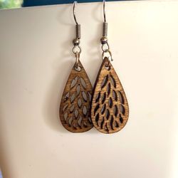 natural wooden earrings, light wooden earrings, earrings hand painted wooden painted, wooden earrings, size 1,2"