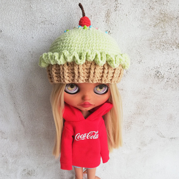 Blythe-hat-crochet-green-cupcake-5.jpg