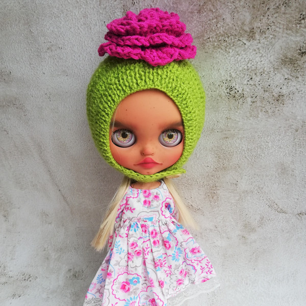 Blythe-hat-knitting-helmet-green-with-pink-rose-flower-2.jpg