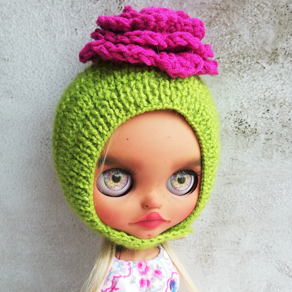 Blythe-hat-knitting-helmet-green-with-pink-rose-flower-4.jpg