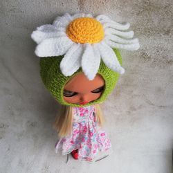 Blythe hat crochet helmet green with white chamomile for custom blythe halloween outfit blythe doll clothes cute hat
