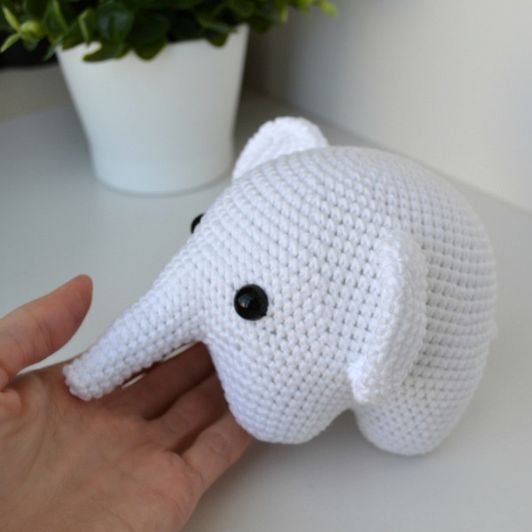 white-elephant-toys.jpg