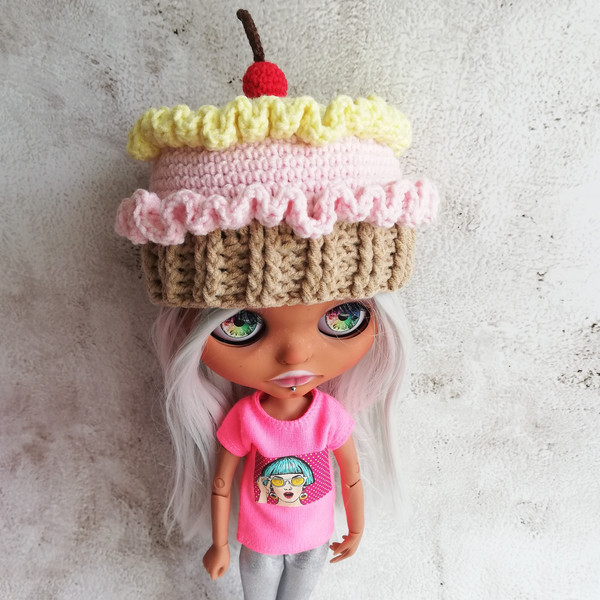 Blythe-hat-crochet-yellow-pink-cupcake-6.jpg