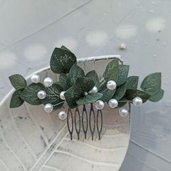 Bridal eucalyptus hair comb Wedding pearl greenery hair piece Rustic wedding flower hair clip