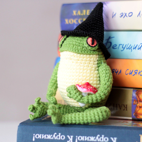 cute-crochet-frog-01.jpg