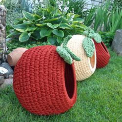 Outdoor cat house Modern pet furniture Crochet cat couch Soft bed for pets Handmade cat lover gift Pet cave