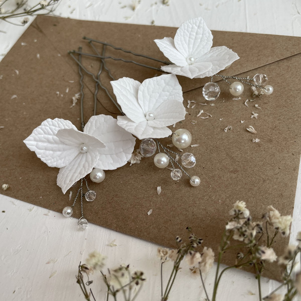 Hydrangea-small-flowers-bridal-hair-pins-White-floral-hairpin-Wedding-pearl-hair-12b.jpg