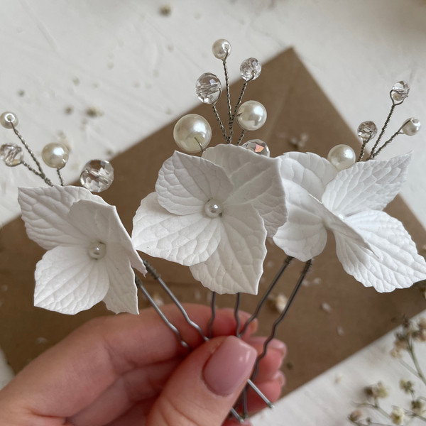 Hydrangea-small-flowers-bridal-hair-pins-White-floral-hairpin-Wedding-pearl-hair-12f.jpg