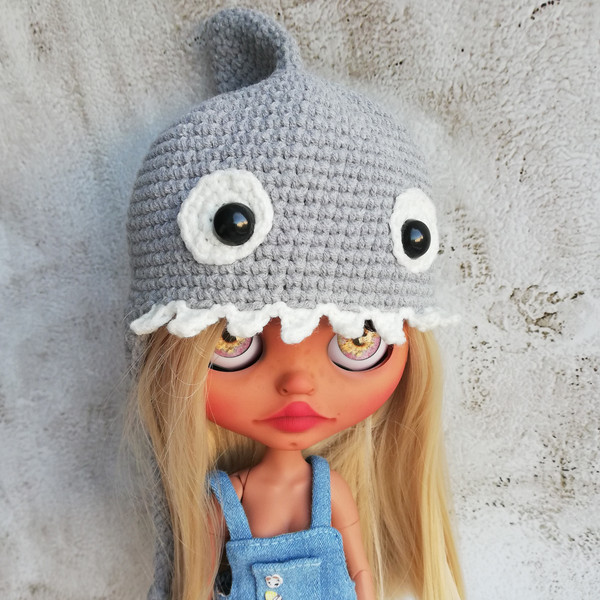 blythe-hat-crochet-gray-shark-8.jpg
