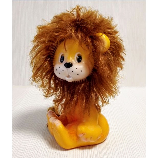 rubber-toy-lion.JPG