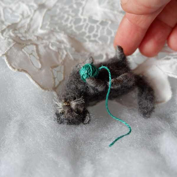 Gray cat miniature toy