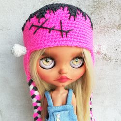 Blythe hat crochet pink Frankenstein with light wet asphalt hair for custom blythe halloween clothes blythe outfit