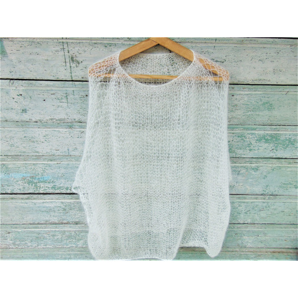 white loose knitted mohair sweater vest (16).JPG