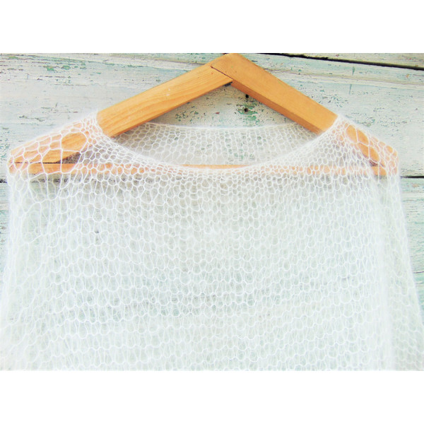 white loose knitted mohair sweater vest (9).JPG