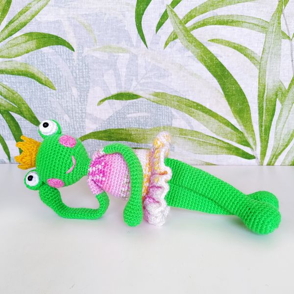 frog-ballerina-crochet-animal.jpeg
