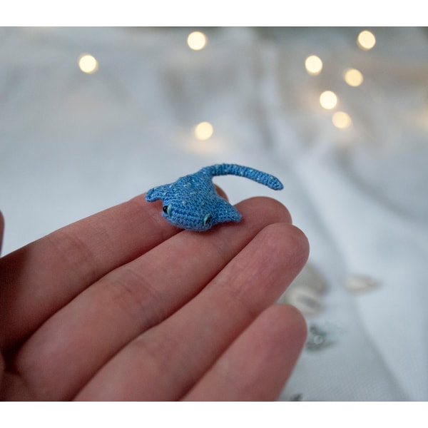 Samll Stringray Tiny blue STINGRAY, Micro miniature sea animal stingray, Na - Inspire ...