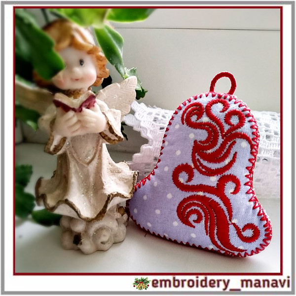 In-the-hoop-tree-toy-bell-machine-embroidery-design