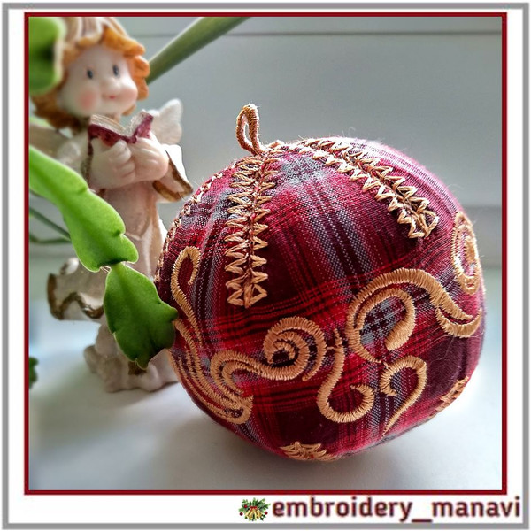 In-the-hoop-tree-toy-ball-machine-embroidery-design