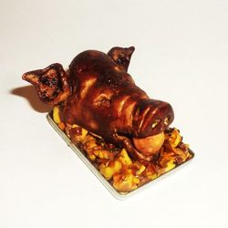 Dollhouse miniature 1:12 Roast pig's head in the tradition of England, Tudor