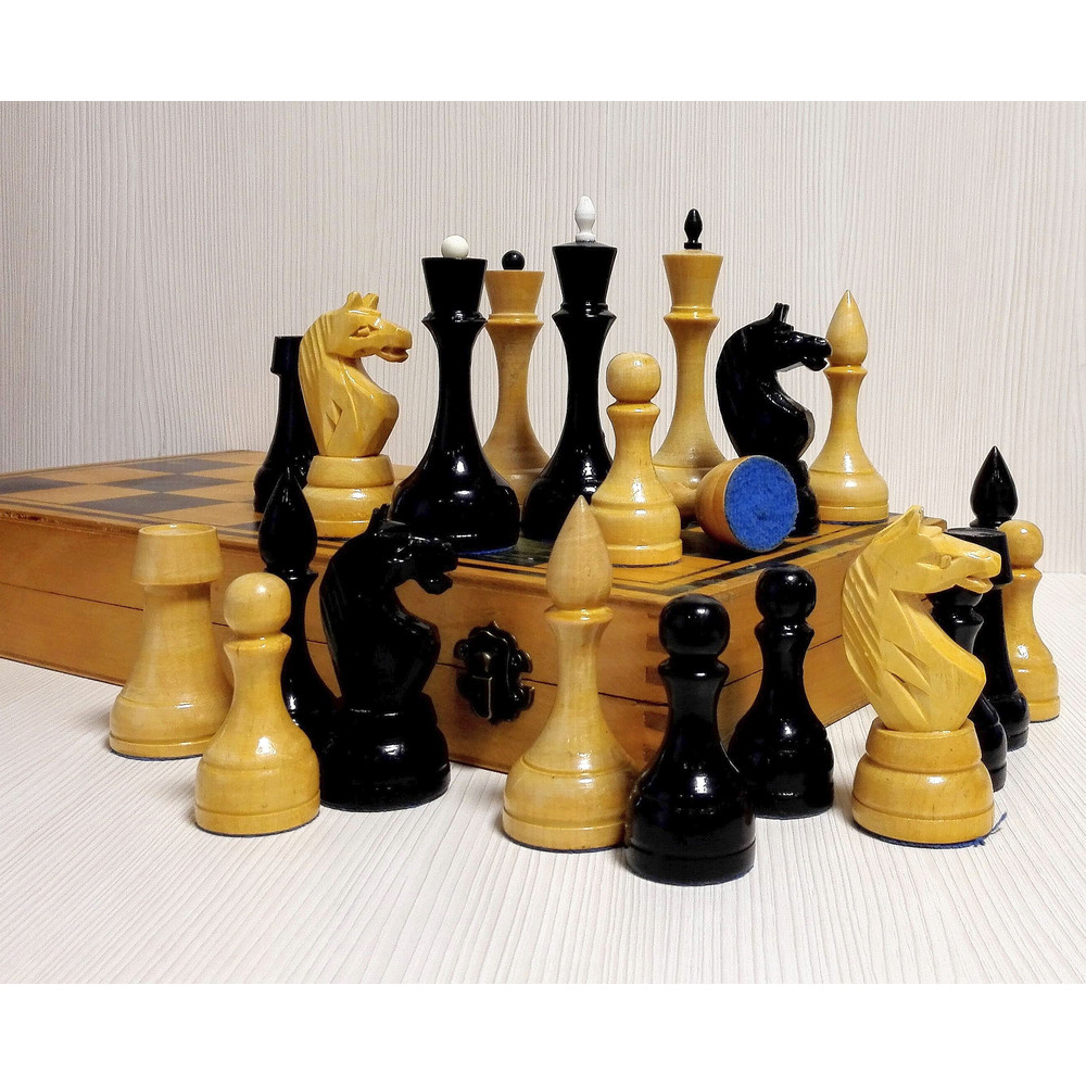 big-chess-pieces.jpg