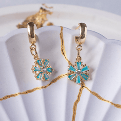 Stylish crystal snowflake stud earrings, Winter earrings, Christmas earrings, Blue Earrings, New Year Gift