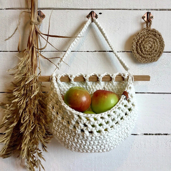 Handmade-Hanging-fruit-basket-wall-RV-Decor-storage-basket-Gift-to-friend-Interior-decorative-basket-Kitchen-decor-trend-9.jpg
