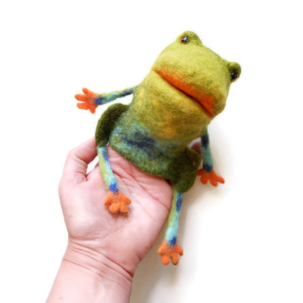 Frog toy puppet 5.JPG
